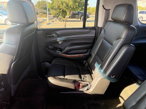 Used 2016 Chevrolet Suburban LTZ RWD image 21