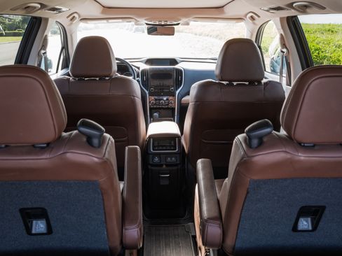 Used 2021 Subaru Ascent Touring w/ Popular Package #2 image 9