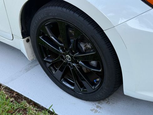 Used 2018 Nissan Altima 2.5 SR w/ SR Midnight Edition image 11