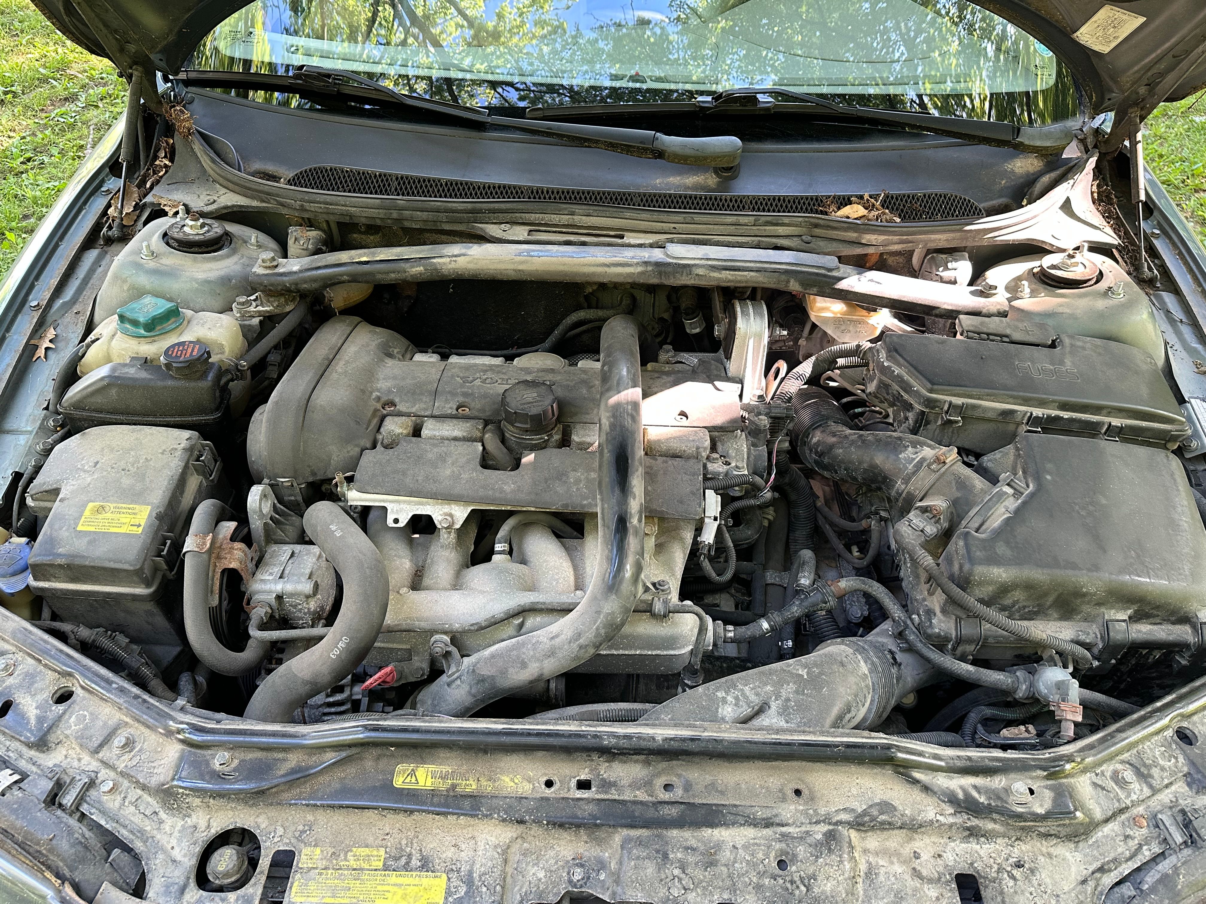 Used 2004 Volvo V70 2.5T FWD image 9