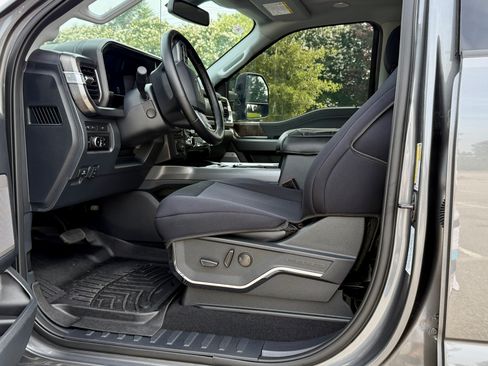 Used 2024 Ford F350 Lariat w/ Lariat Ultimate Package AWD/4WD image 13
