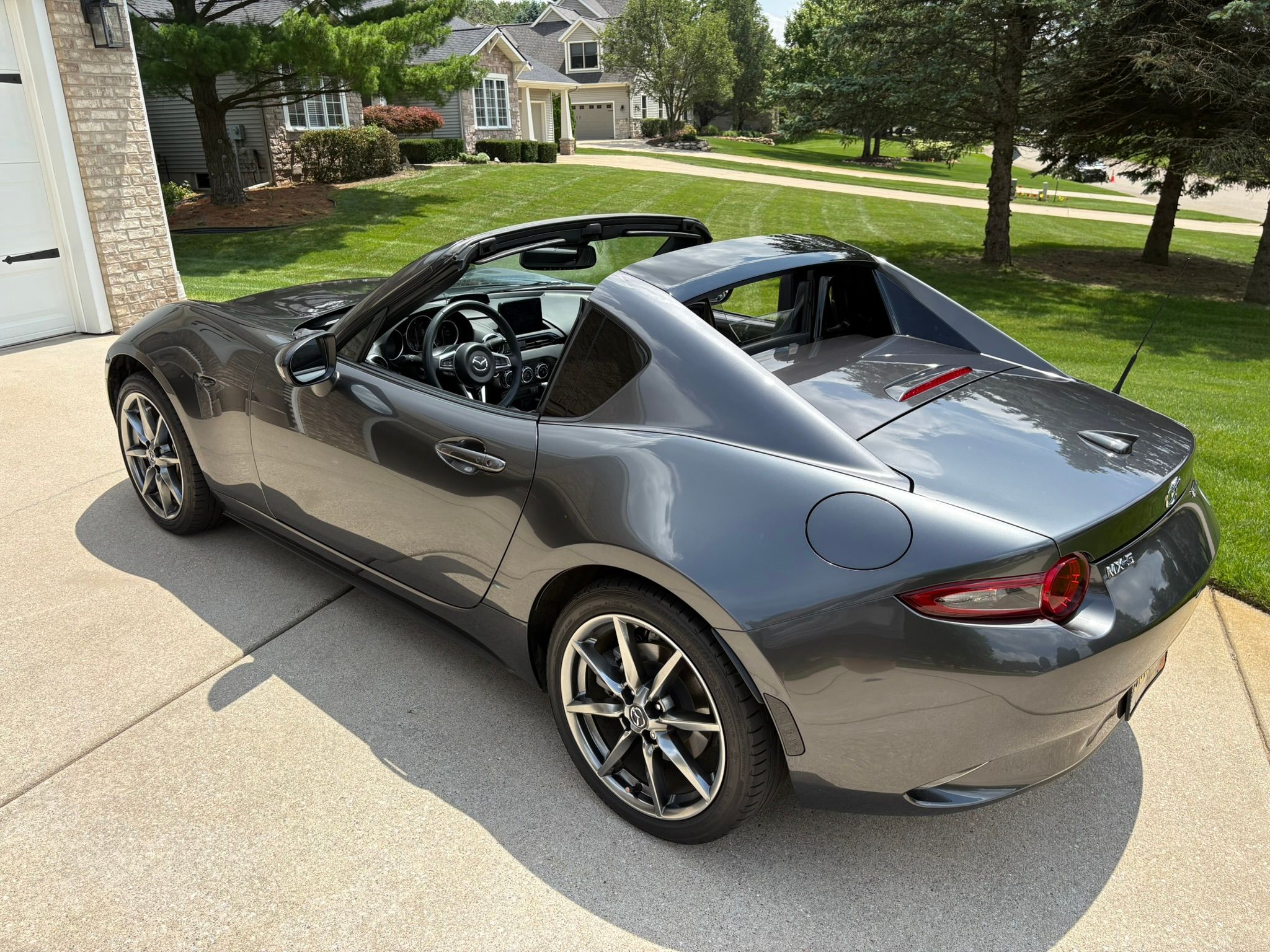 Used 2023 MAZDA MX-5 Miata Grand Touring w/ Weather Package RWD image 2