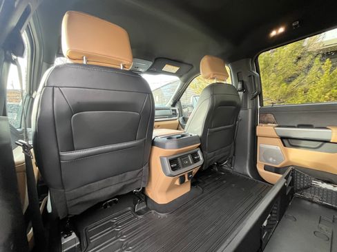 Used 2024 Ford F350 Lariat w/ Chrome Package image 15