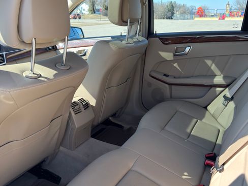 Used 2012 Mercedes-Benz E 350 4MATIC Sedan image 21