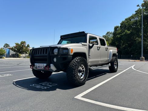 Used 2009 HUMMER H3T Alpha image 13