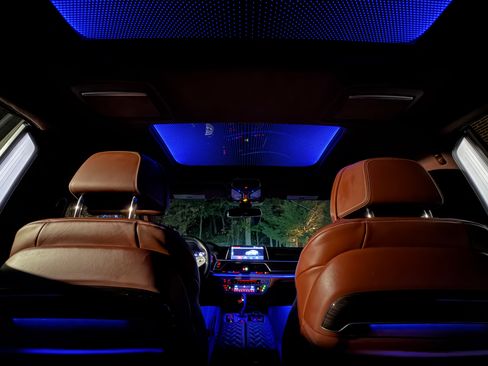 Used 2020 BMW M760i xDrive w/ Luxury Rear Seating Package image 18