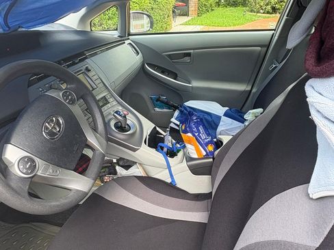 Used 2015 Toyota Prius Four image 5