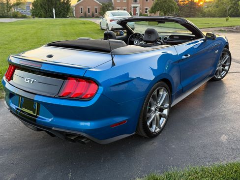 Used 2019 Ford Mustang GT Premium w/ Carbon Sport Interior Package RWD image 8