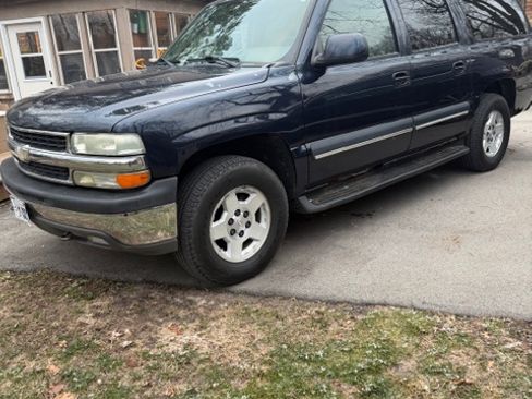Used 2004 Chevrolet Suburban LT w/ Preferred Equipment Group image 5