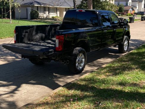 Used 2019 Ford F350 Platinum w/ Platinum Ultimate Package image 9