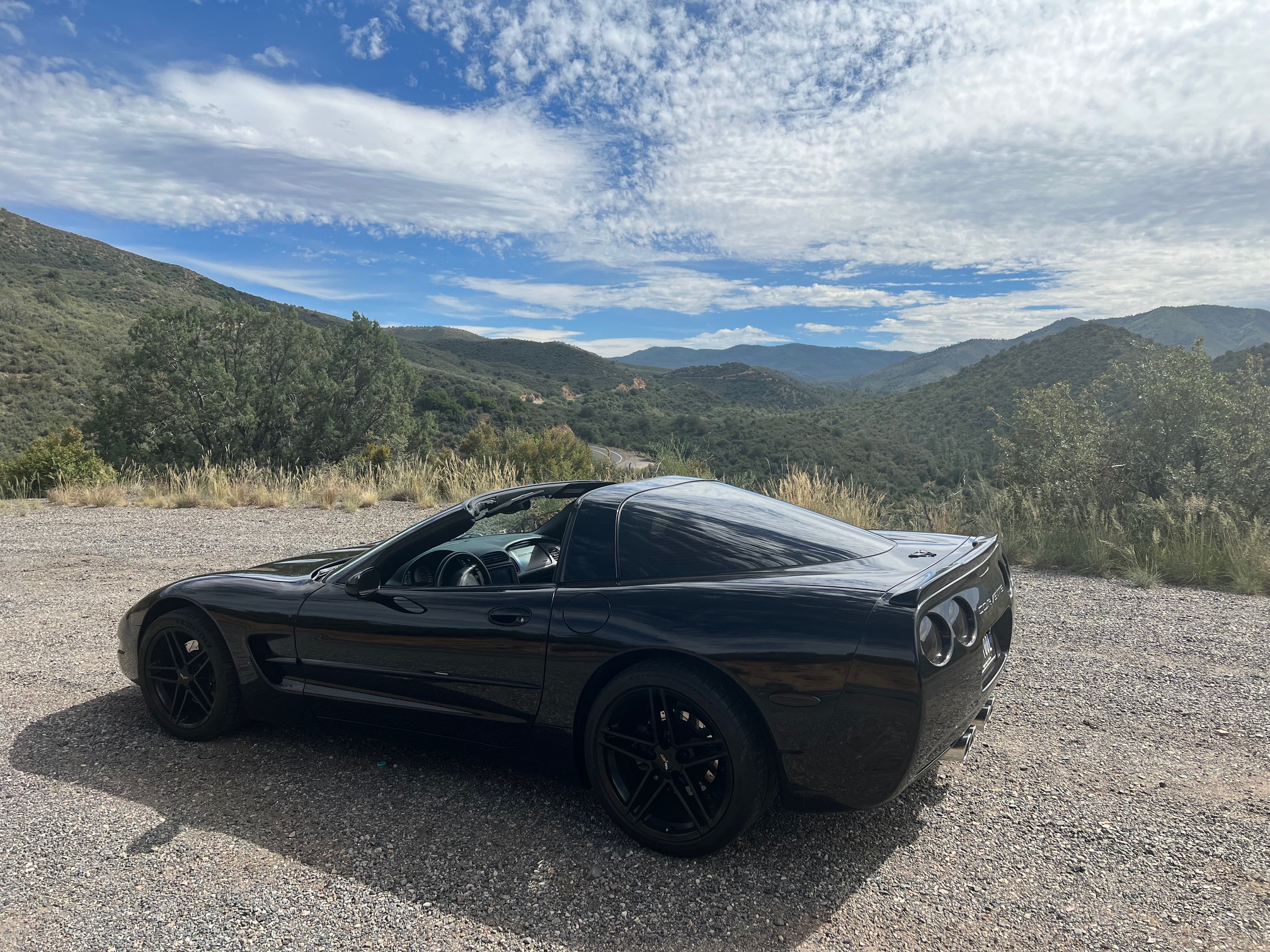 Used 2004 Chevrolet Corvette Coupe w/ Roof Package RWD image 12