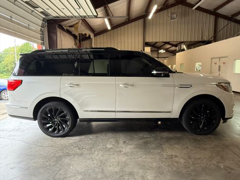 Used 2020 Lincoln Navigator Reserve w/ Equipment Group 208A Reserve AWD/4WD image 2