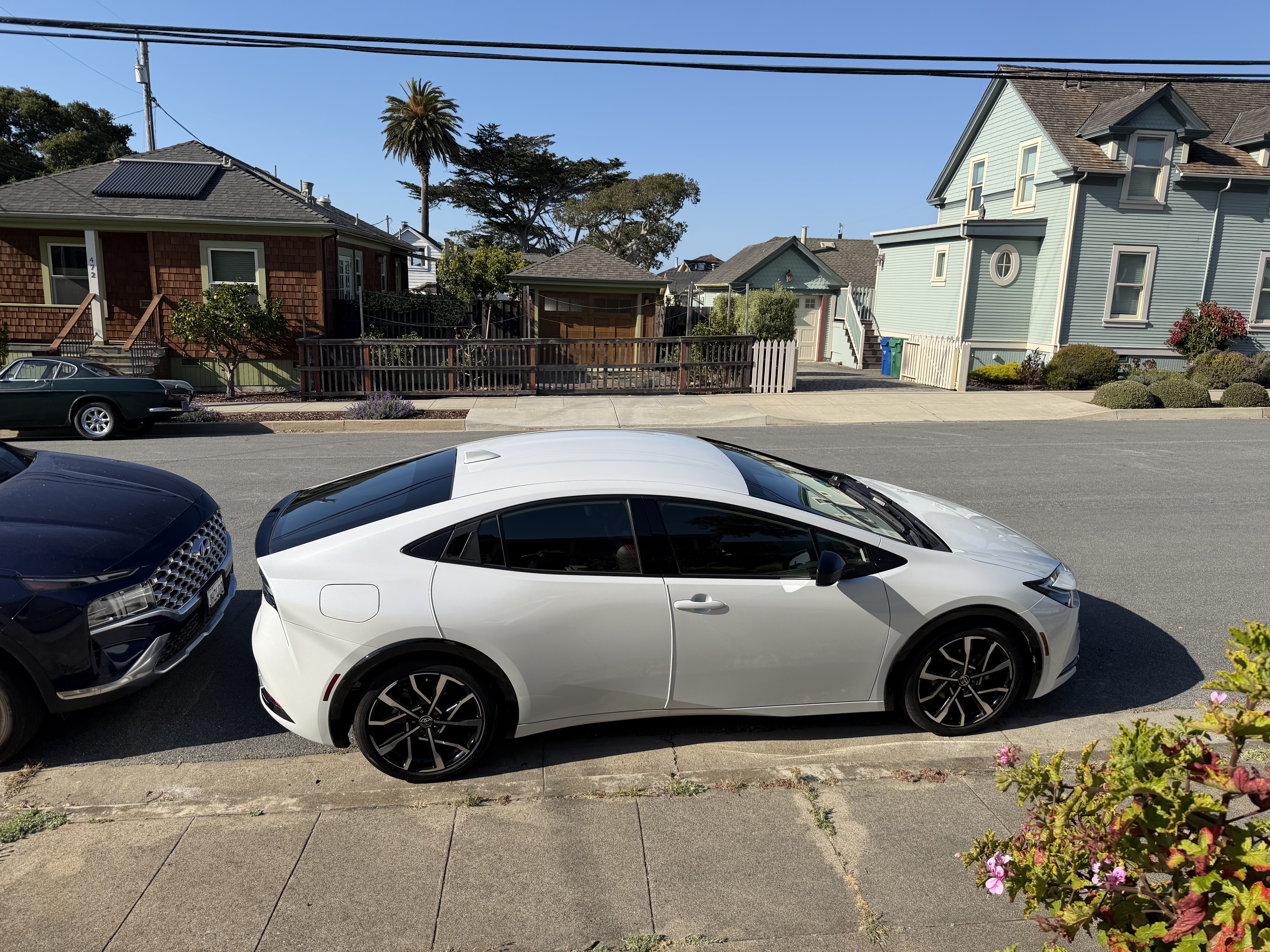 Used 2024 Toyota Prius Prime FWD image 4