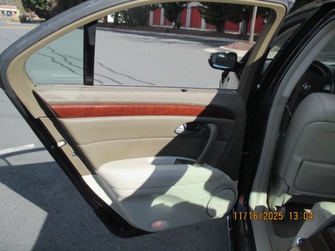 Used 2011 Acura RL image 16