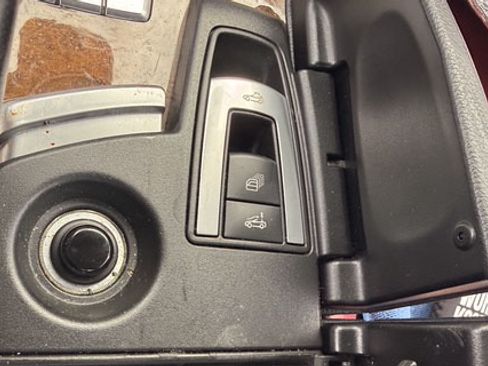 Used 2013 Mercedes-Benz SL 550 image 17