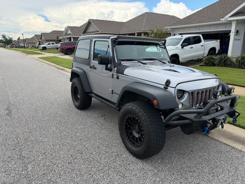 Used 2016 Jeep Wrangler Sport w/ Connectivity Group AWD/4WD image 9