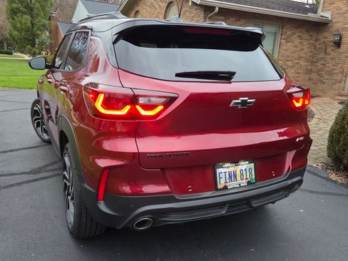 Used 2025 Chevrolet TrailBlazer RS w/ Convenience Package image 2