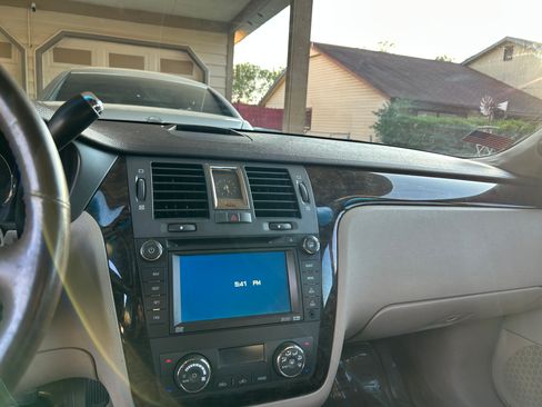 Used 2008 Cadillac DTS image 10