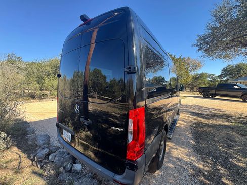 Used 2019 Mercedes-Benz Sprinter 1500 image 9