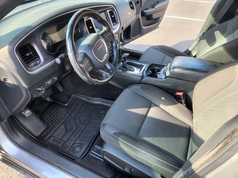 Used 2017 Dodge Charger R/T w/ Blacktop Package image 5