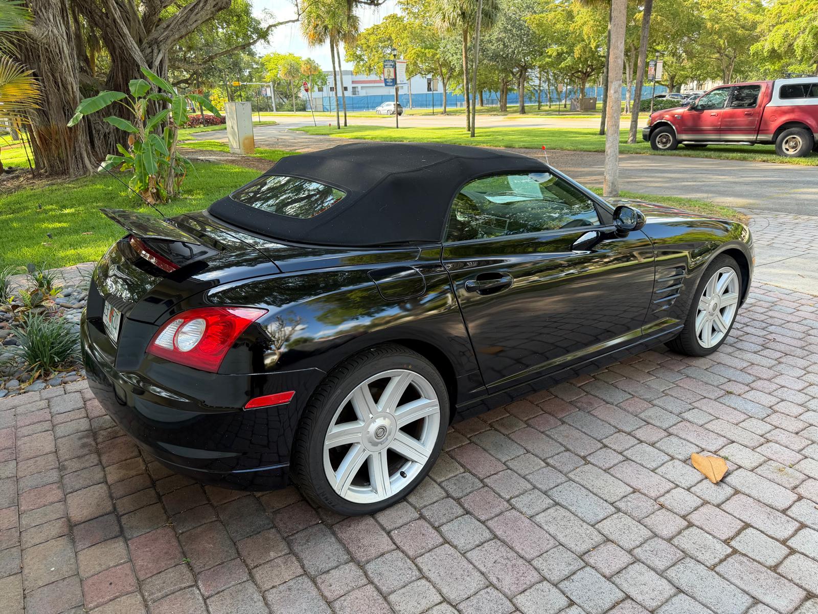 Used 2005 Chrysler Crossfire Convertible RWD image 6