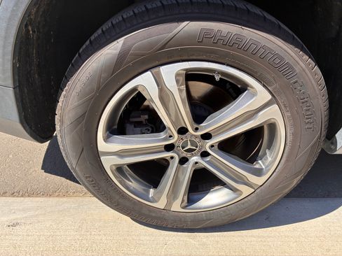 Used 2019 Mercedes-Benz GLC 300 image 12