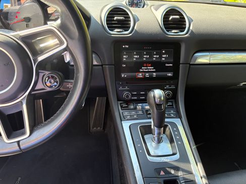 Used 2017 Porsche 718 Boxster S image 15