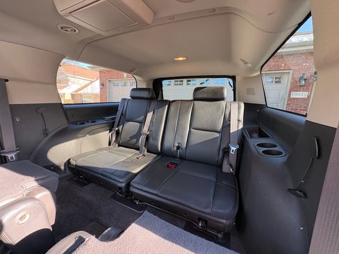 Used 2014 Chevrolet Suburban LTZ image 14