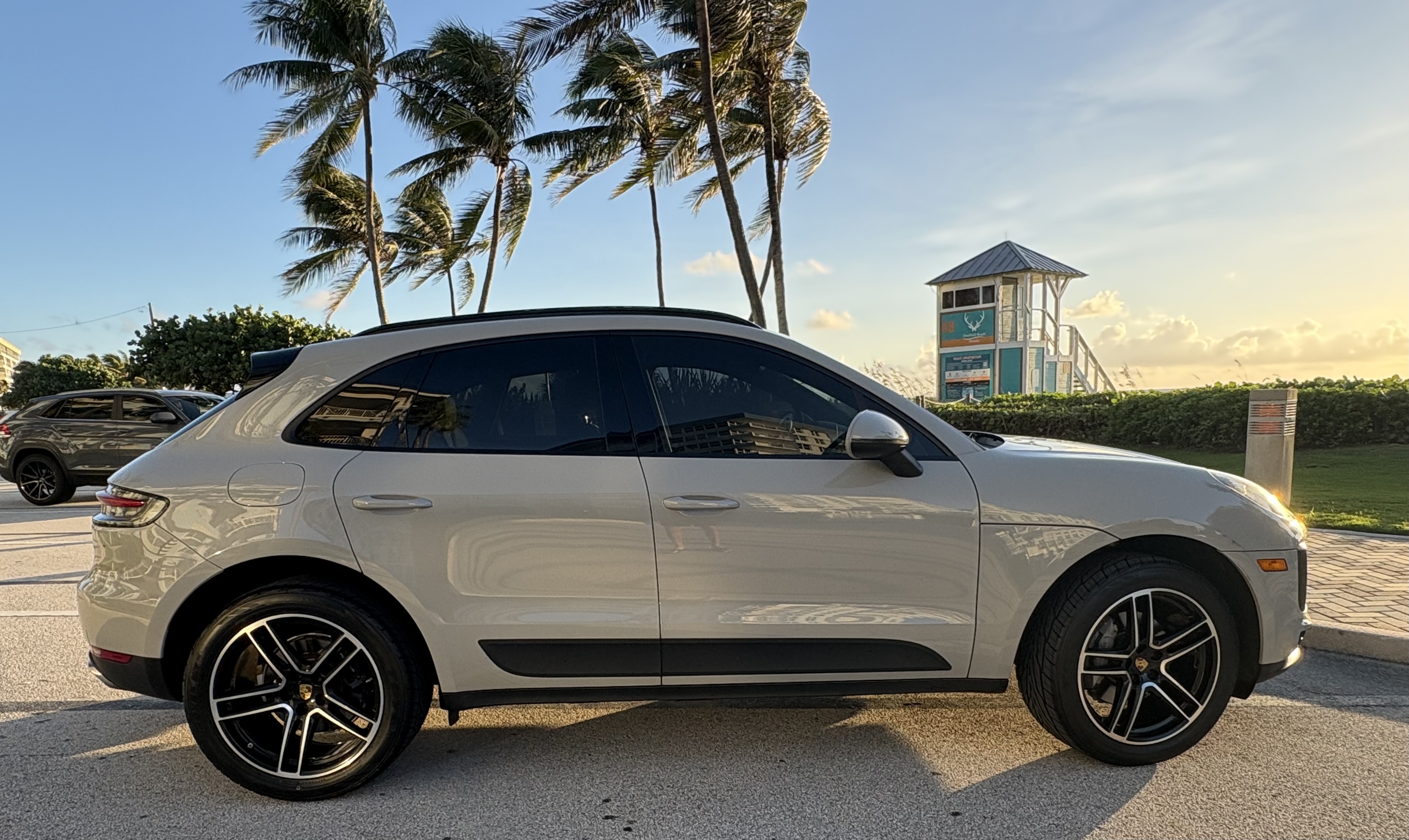Used 2019 Porsche Macan AWD/4WD image 8