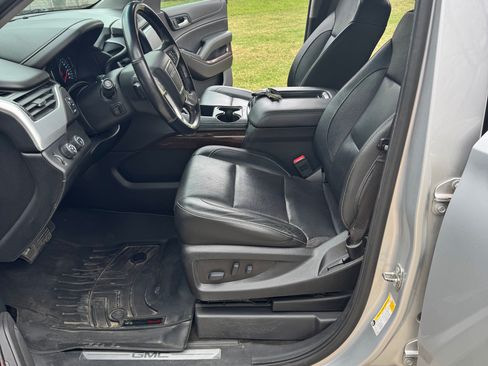 Used 2018 GMC Yukon XL SLT w/ Open Road Package image 4