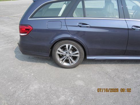 Used 2016 Mercedes-Benz E 350 4MATIC Wagon image 4