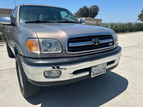 Used 2000 Toyota Tundra SR5 RWD image 2