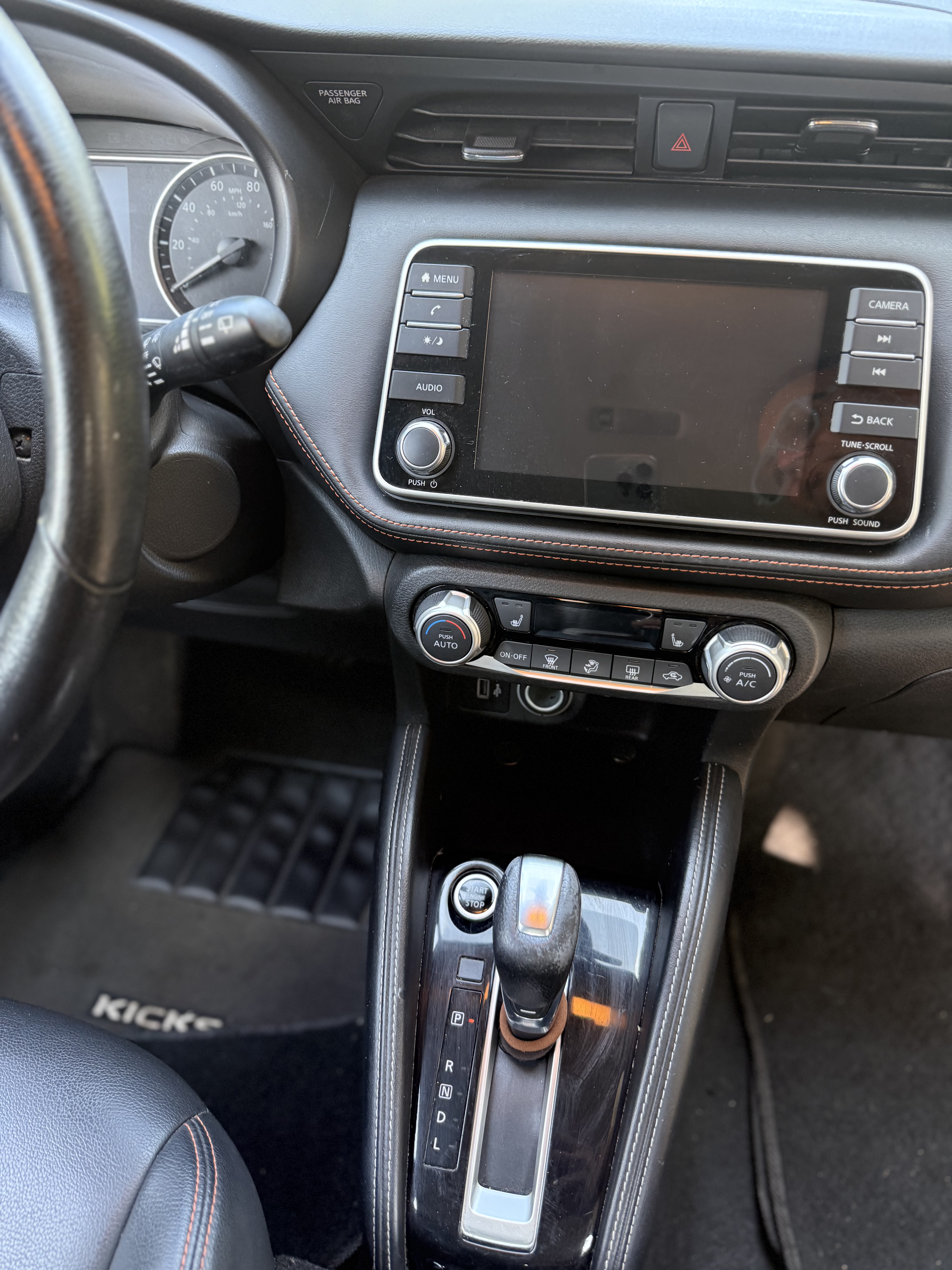 Used 2020 Nissan Kicks SR w/ SR Premium Package FWD image 10