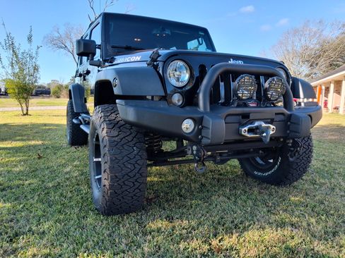 Used 2016 Jeep Wrangler Unlimited Rubicon image 6