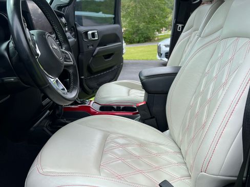 Used 2020 Jeep Wrangler Unlimited Sahara w/ Uconnect 4C Nav & Sound Group image 22