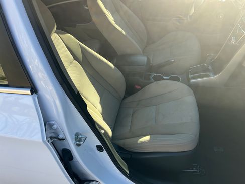 Used 2013 Hyundai Elantra GT image 22