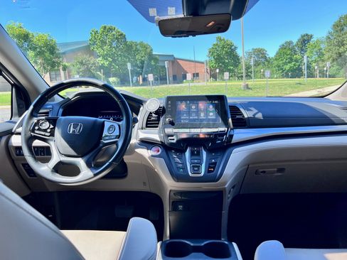 Used 2019 Honda Odyssey EX-L image 4