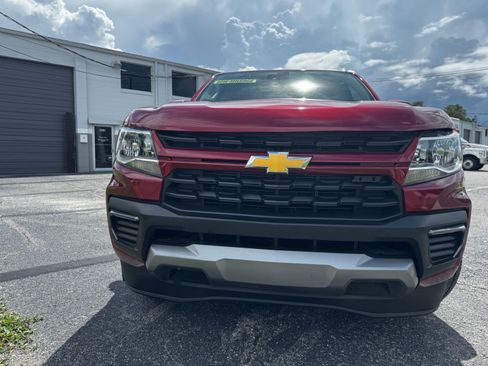 Used 2021 Chevrolet Colorado LT w/ Safety Package RWD image 12