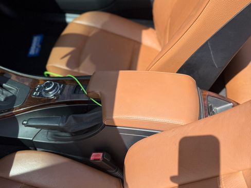 Used 2013 BMW 328i Convertible image 6