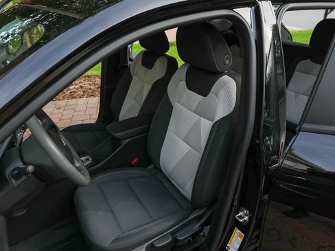 Used 2025 Chevrolet Trax LS w/ Driver Confidence Package FWD image 8