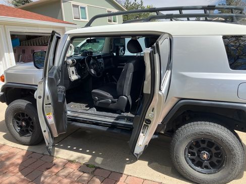 Used 2007 Toyota FJ Cruiser 4WD image 8