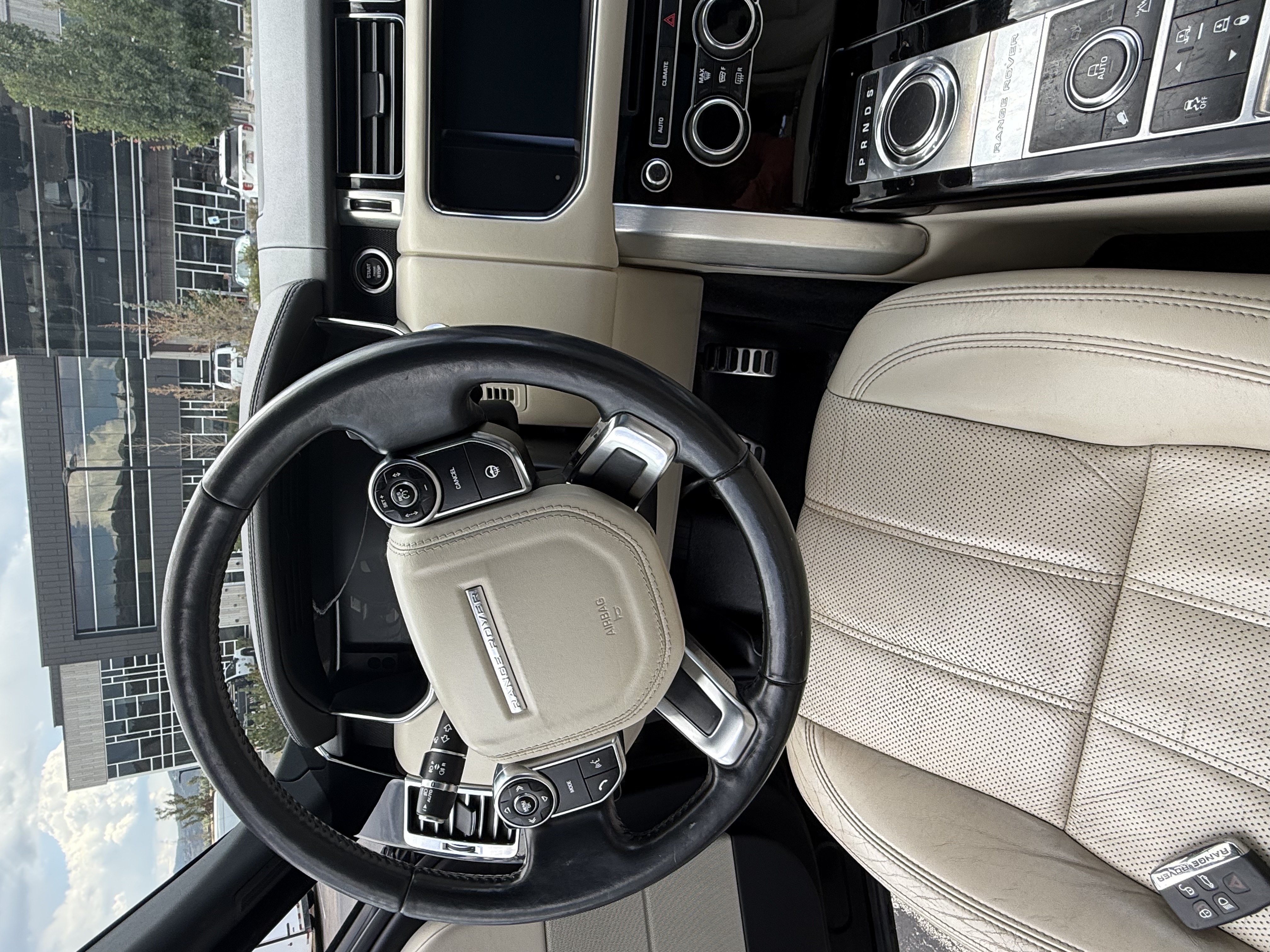 Used 2015 Land Rover Range Rover Supercharged AWD/4WD image 11