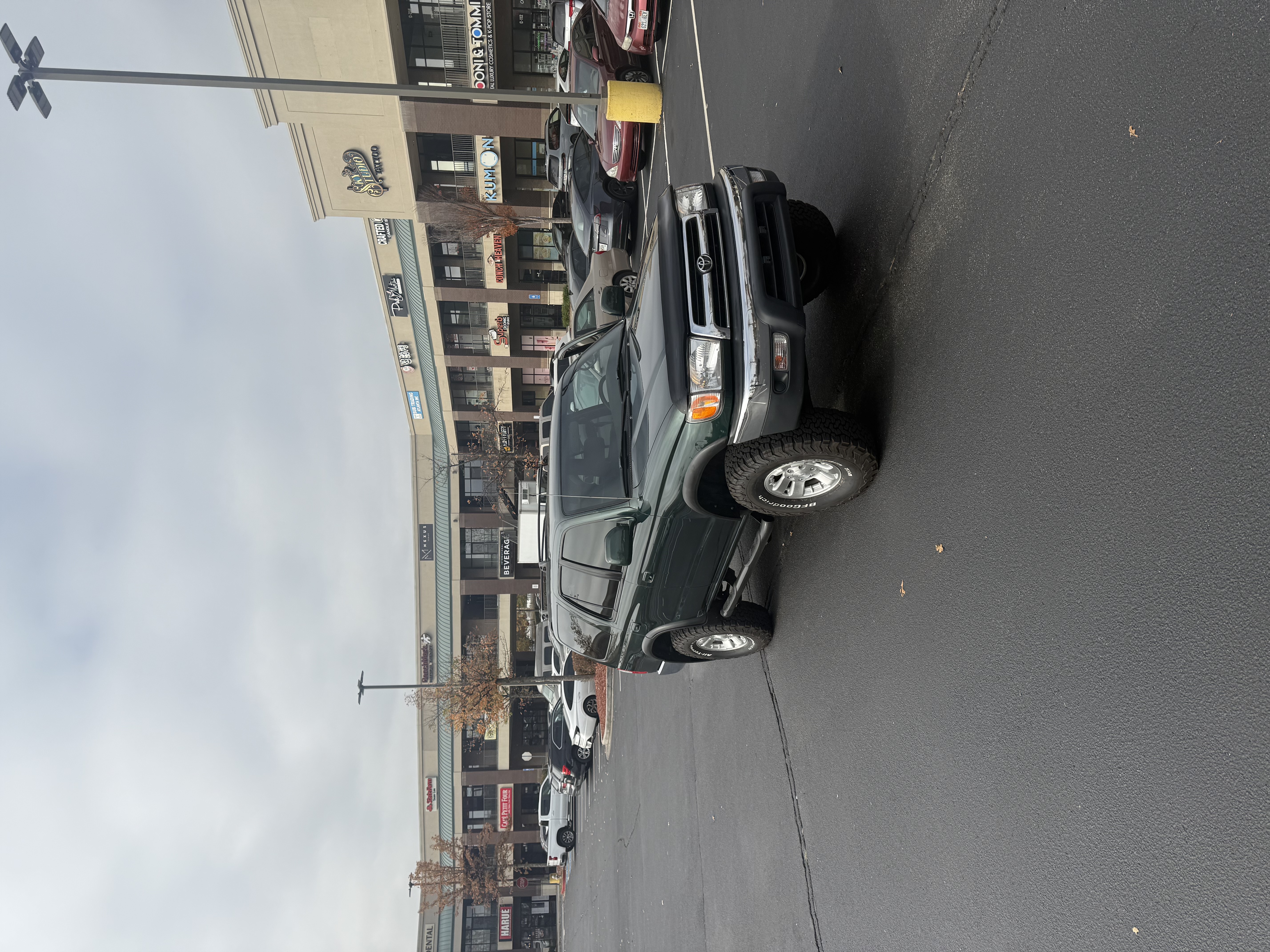 Used 2000 Toyota 4Runner SR5 RWD image 6