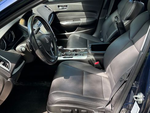 Used 2018 Acura TLX FWD image 10