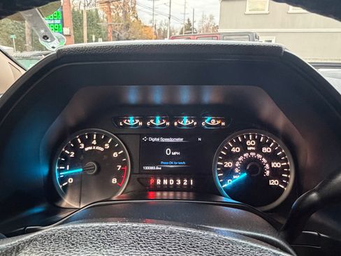 Used 2015 Ford F150 XLT w/ Equipment Group 302A Luxury image 17