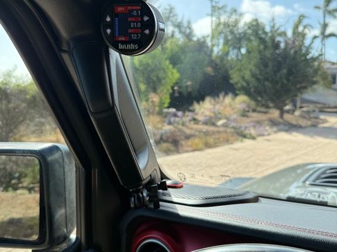 Used 2021 Jeep Gladiator Rubicon AWD/4WD image 18