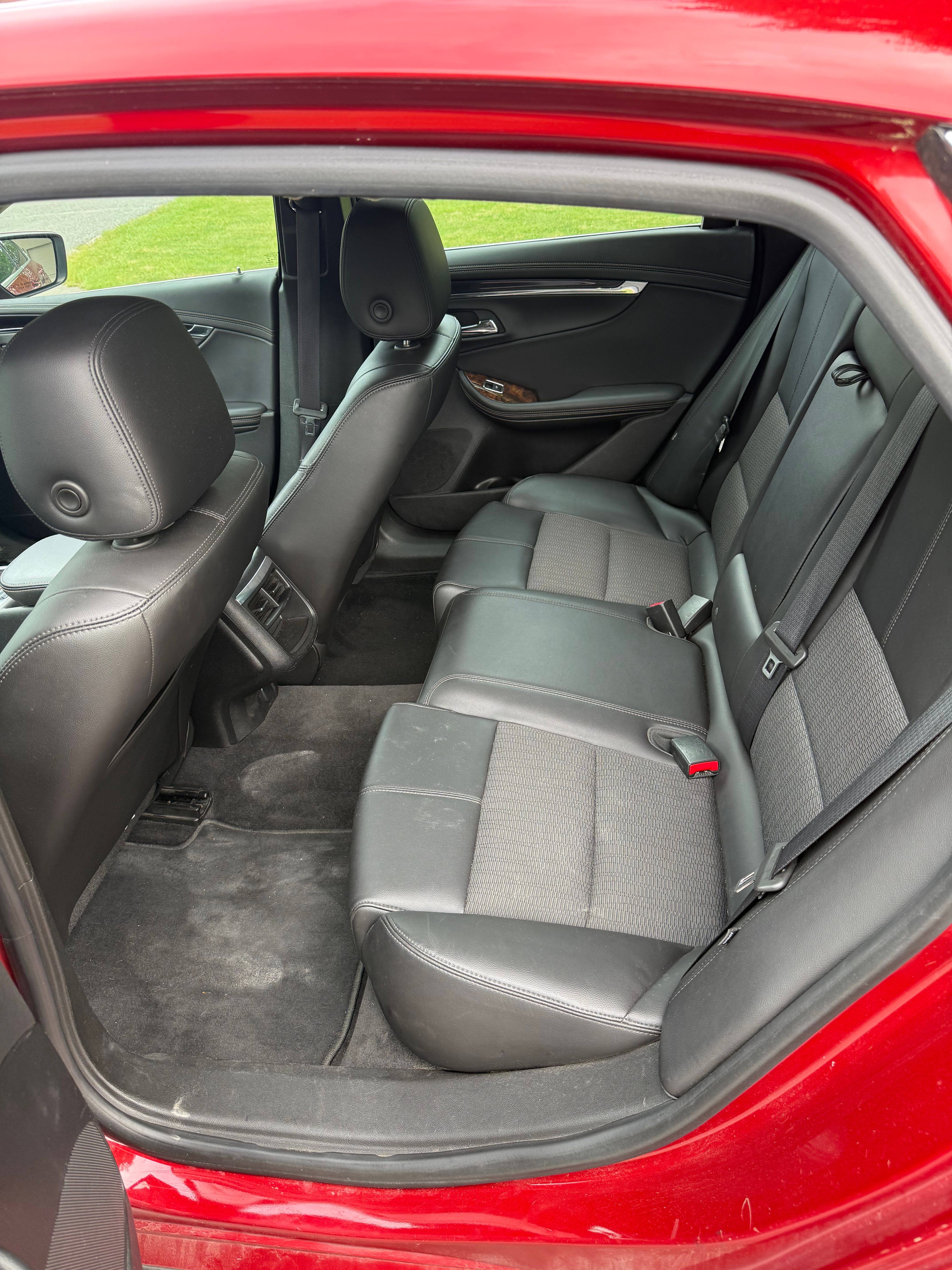 Used 2015 Chevrolet Impala LT w/ Convenience Package FWD image 10