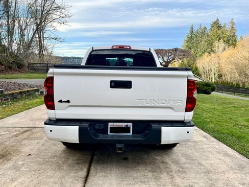 Used 2014 Toyota Tundra Platinum image 5