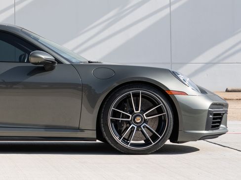 Used 2022 Porsche 911 Turbo S image 6