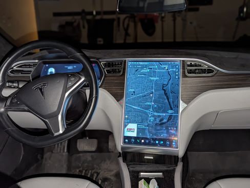 Used 2018 Tesla Model 3 Long Range image 2